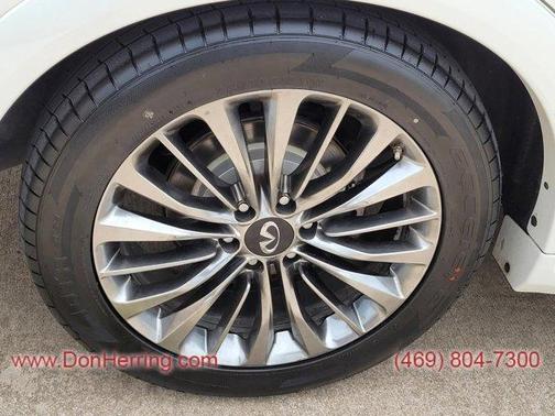 2018 INFINITI QX80 Base