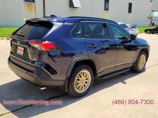 2020 Toyota RAV4 XLE