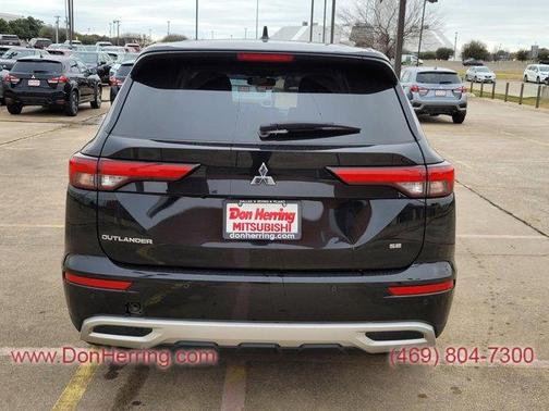 2024 Mitsubishi Outlander SE