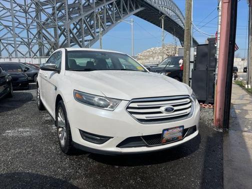 2015 Ford Taurus Limited 4dr Sedan