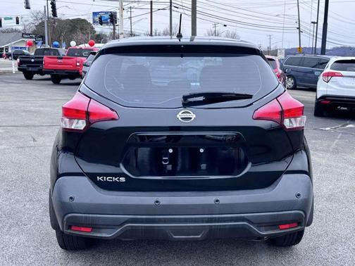 2020 Nissan Kicks S