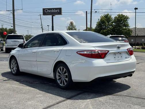 2016 Toyota Camry Hybrid XLE