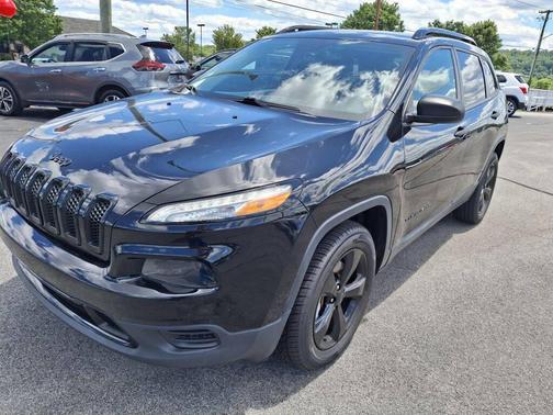 2017 Jeep Cherokee Sport