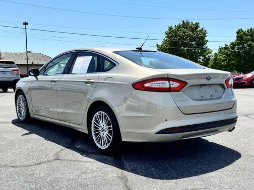Tangerine Scream Tri-Coat Paint 2015 Ford Fusion SE