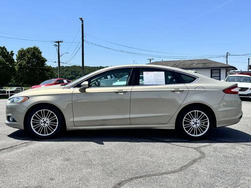 Tangerine Scream Tri-Coat Paint 2015 Ford Fusion SE