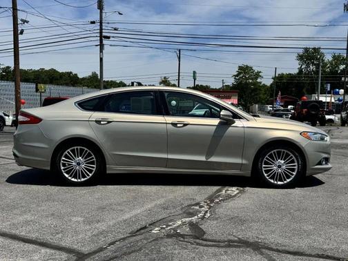 Tangerine Scream Tri-Coat Paint 2015 Ford Fusion SE