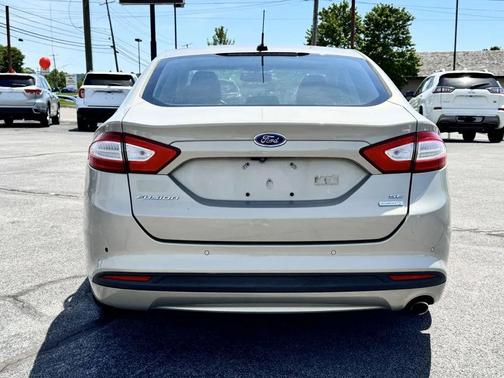 Tangerine Scream Tri-Coat Paint 2015 Ford Fusion SE