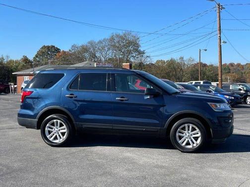 2017 Ford Explorer Base
