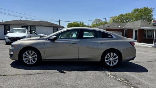 Bronze 2022 Chevrolet Malibu FWD LT