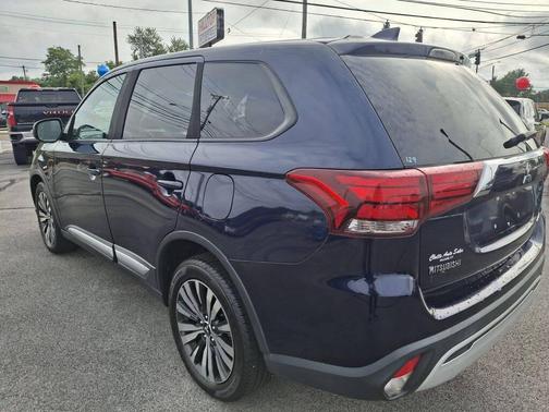 2019 Mitsubishi Outlander SE