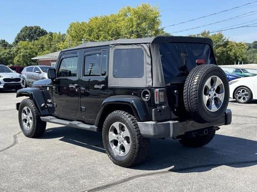 2017 Jeep Wrangler Unlimited Sahara