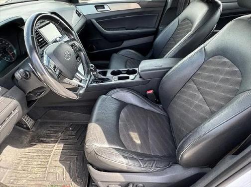 2017 Hyundai SONATA Sport 2.0T