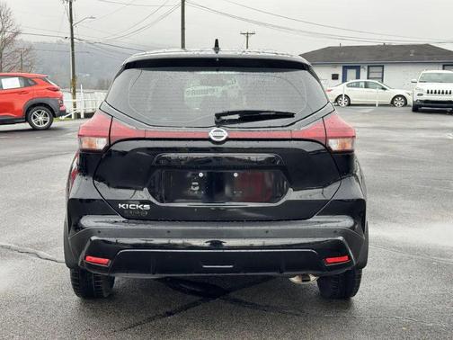 2021 Nissan Kicks S