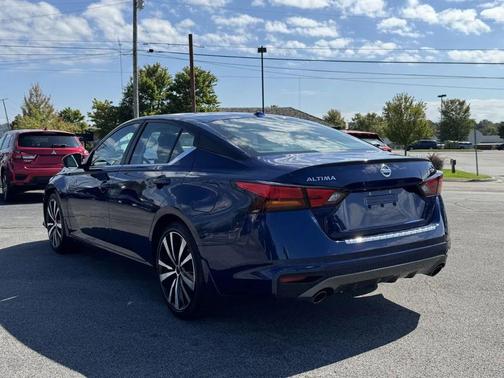 2021 Nissan Altima SR FWD