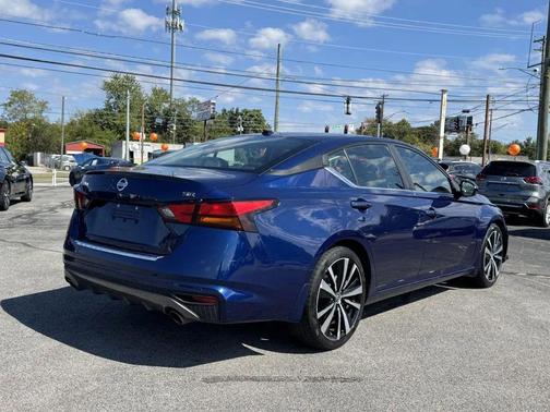 2021 Nissan Altima SR FWD