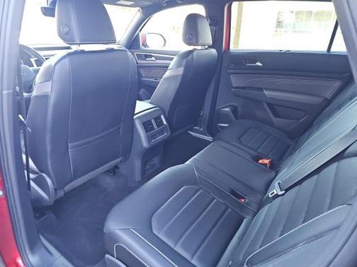 2022 Volkswagen Atlas Cross Sport 3.6L V6 SEL Premium R-Line