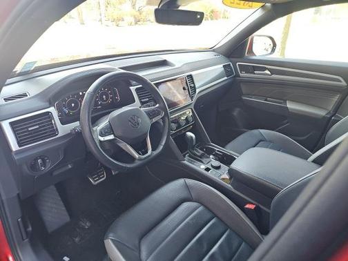 2022 Volkswagen Atlas Cross Sport 3.6L V6 SEL Premium R-Line