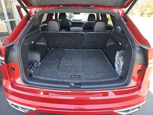 2022 Volkswagen Atlas Cross Sport 3.6L V6 SEL Premium R-Line