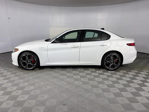 2022 Alfa Romeo Giulia Veloce