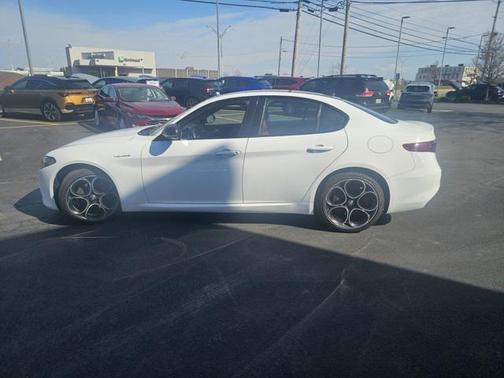 2022 Alfa Romeo Giulia Veloce