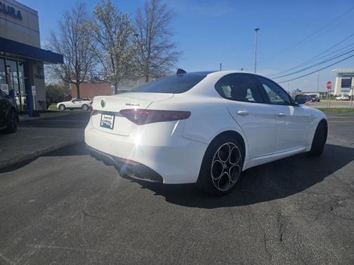 2022 Alfa Romeo Giulia Veloce