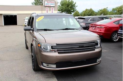 Photo 2 of 10 of 2019 Ford Flex SEL