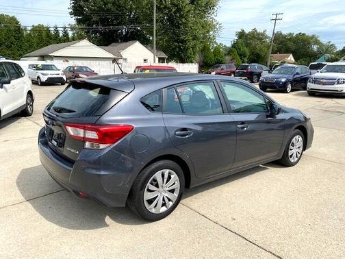 Photo 5 of 11 of 2018 Subaru Impreza 2.0i