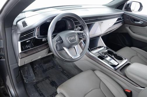 Photo 3 of 57 of 2019 Audi Q8 3.0T Premium