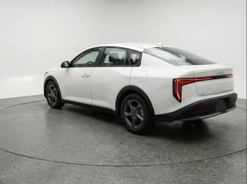 Snow White Pearl 2025 Kia K4 LXS
