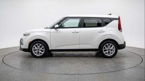 Snow White Pearl 2025 Kia Soul LX