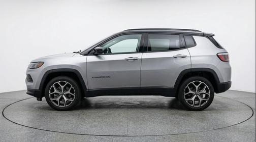 Silver Zynith Metallic Clearcoat 2025 Jeep Compass Limited