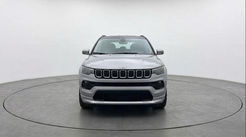 Silver Zynith Metallic Clearcoat 2025 Jeep Compass Limited