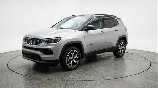 Silver Zynith Metallic Clearcoat 2025 Jeep Compass Limited
