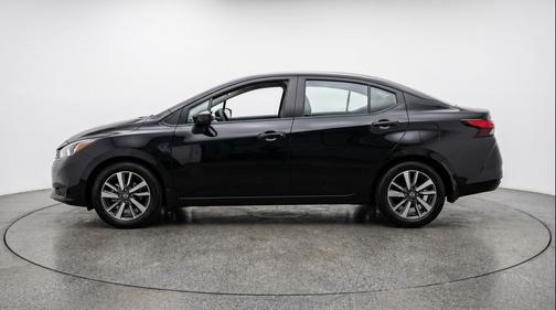 Super Black 2025 Nissan Versa 1.6 SV