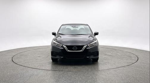 Super Black 2025 Nissan Versa 1.6 SV