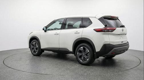 Everest White Pearl Tricoat 2025 Nissan Rogue SV