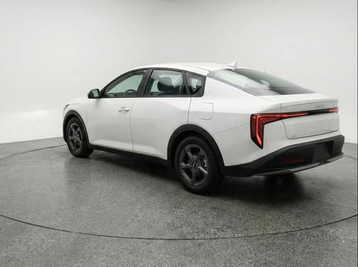 Snow White Pearl 2025 Kia K4 LXS