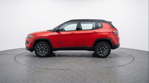 Red Hot Pearlcoat 2025 Jeep Compass Trailhawk