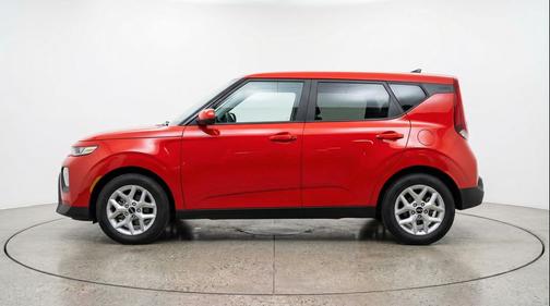 Inferno Red 2025 Kia Soul LX