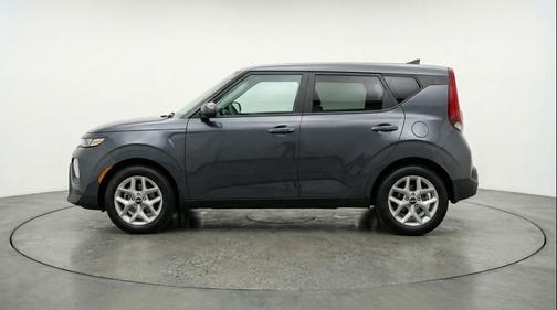 Gravity Gray 2025 Kia Soul LX