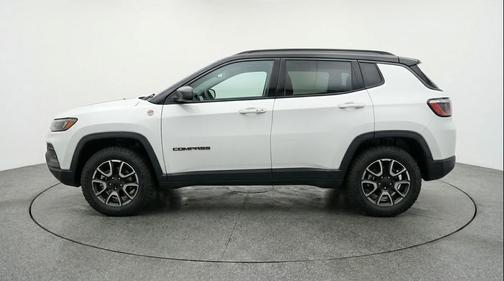 Bright White Clearcoat 2025 Jeep Compass Trailhawk