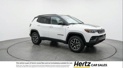 Bright White Clearcoat 2025 Jeep Compass Trailhawk
