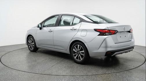 Brilliant Silver Metallic 2025 Nissan Versa 1.6 SV