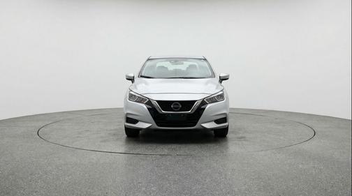 Brilliant Silver Metallic 2025 Nissan Versa 1.6 SV