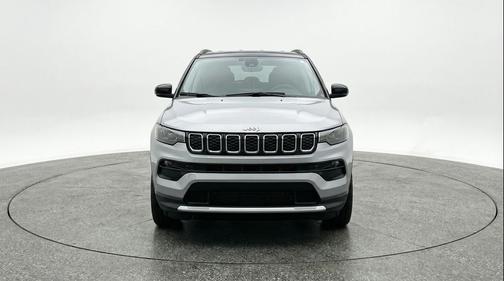 Silver Zynith Metallic Clearcoat 2025 Jeep Compass Limited