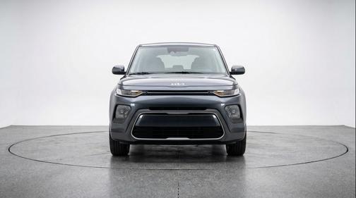 Gravity Gray 2025 Kia Soul LX