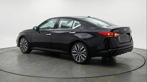 Super Black 2025 Nissan Altima SV FWD