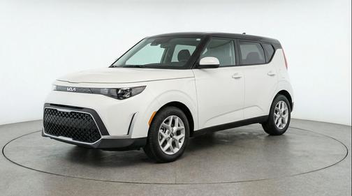 Snow White Pearl 2025 Kia Soul LX