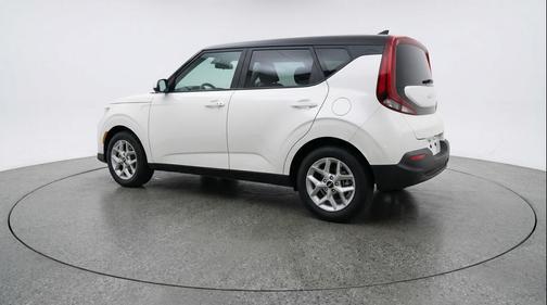 Snow White Pearl 2025 Kia Soul LX
