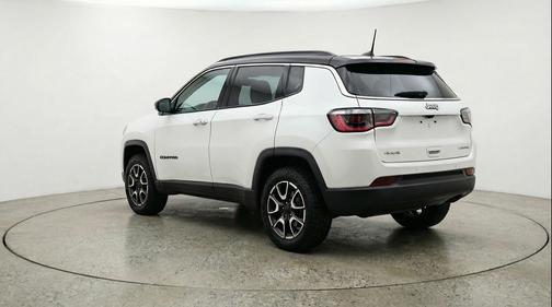 Bright White Clearcoat 2025 Jeep Compass Trailhawk